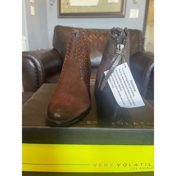 Very Volatile Woman Zeke Brown Leather Studded Boots - Picture 4 of 11